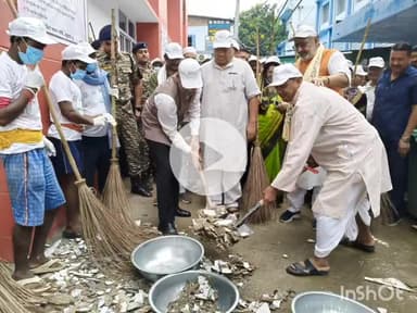 बेगूसराय: कारगिल भवन में स्वच्छता ही सेवा कार्यक्रम का केंद्रीय मंत्री गिरिराज सिंह ने किया उद्घाटन, डीएम भी मौजूद