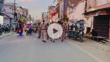 शाहजहांपुर: पुलिस अधीक्षक ने थाना सदर बाजार क्षेत्र में आगामी त्योहार के मद्देनज़र किया गश्त