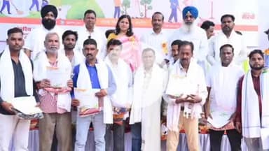 कलीनगर: प्रधानमंत्री के जन्मदिन पर नगर पालिका परिषद पीलीभीत में हुआ कार्यक्रम, सफाई कर्मचारियों को किया गया सम्मानित