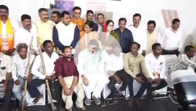 धार: धार में मुख्यमंत्री मोहन यादव दिव्यांगों से मिले, समस्याएँ सुनीं और सेल्फी खिंचवाई