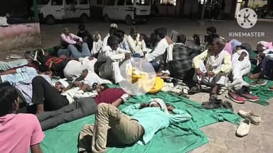 दौसा: एसआई राजेंद्र सैनी की मौत के प्रकरण में तीस घंटे बाद भी गतिरोध बरकरार, वार्ता रही बेनतीजा, दौसा सांसद पहुंचे