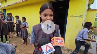 पेण्ड्रा रोड गौरेला: दर्री मिडिल स्कूल जर्जर होने से छात्रों को एक ही कक्ष में लग रही 2 कक्षाएं, बच्चों को पढ़ाई में होती है #j 6ansamasya