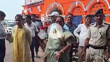 मुंगेर: नगर निगम मुंगेर द्वारा कष्टहरणी गंगा घाट पर स्वच्छता अभियान, नगर आयुक्त और मेयर भी शामिल