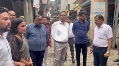 शाहजहांपुर: जिलाधिकारी धर्मेंद्र प्रताप सिंह ने चौक स्थित दुर्गा देवी मंदिर कॉरिडोर निर्माण के लिए किया स्थलीय निरीक्षण