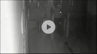 इटावा: इकदिल इलाके में पिटाई का सीसीटीवी फुटेज सोशल मीडिया पर वायरल, पुलिस जांच में जुटी है