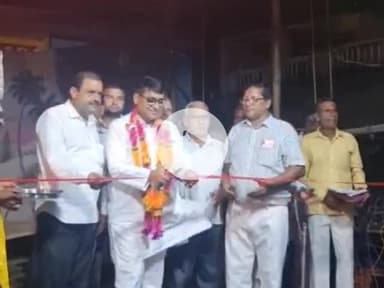 धनौरा: गजरौला के जिला पंचायत सदस्य सोरन सिंह ने रामलीला का शुभारंभ किया