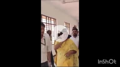 धार: धार जिले की धरमपुरी में केंद्रीय राज्यमंत्री सावित्रि ठाकुर छात्र संवाद कार्यक्रम में हुईं शामिल, पौधारोपण भी किया