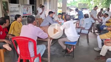 महनार: दुर्गा पूजा को लेकर थाना परिसर में शांति समिति की बैठक आयोजित, बीडीओ ने दिए आवश्यक दिशा-निर्देश