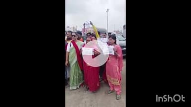 पीथमपुर: पीथमपुर में 'रोड़ नही तो टोल नही' का पोस्टर लेकर किया प्रदर्शन, खराब सड़क सुधारने की रखी मांग #jansamasya