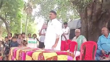 नवादा: नवादा के आधा दर्जन गांवों में राजद का संवाद कार्यक्रम, पूर्व विधायक ने सरकार पर किया हमला