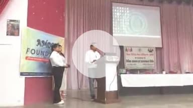 झांसी: जिला विधिक सेवा प्राधिकरण द्वारा मेडिकल कॉलेज में विधिक और साइबर क्राइम जागरूकता कार्यक्रम का आयोजन हुआ