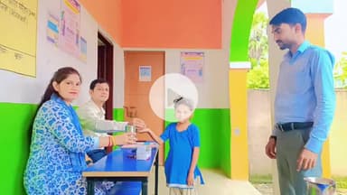 परिहार: मध्य विद्यालय झपहा उर्दू में बच्चों को कृमि नियंत्रण की दवा खिलाई गई