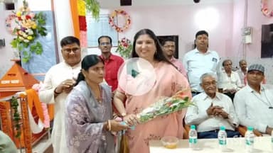 मेदिनीनगर (डालटनगंज): मेदिनीनगर नगर निगम की प्रथम महापौर अरुणा शंकर ने भगवान विश्वकर्मा की पूजा अर्चना की