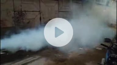 दौसा: बरसात के बाद नगर परिषद ने मलेरिया, डेंगू जैसी मच्छर जनित बीमारियों को रोकने के लिए एरोसोल स्प्रे से फोगिंग कराई