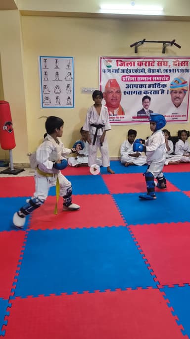 5 sal ke bacchon ke karate fight