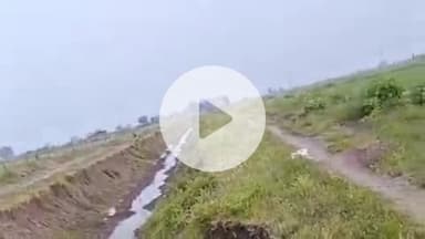 पीपलदा: इटावा क्षेत्र की बिनायका माइनर नहर की जर्जर हालत, घटिया निर्माण कार्य की खुली पोल से किसानों में रोष