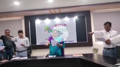 सिमडेगा: सिमडेगा उपायुक्त ने समाहरणालय सभागार से स्वच्छता उत्सव 2025 अभियान की शुरुआत की