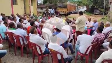 चौपारण: चौपारण में दुर्गा पूजा को लेकर थाना परिसर में शांति समिति की बैठक संपन्न, सौहार्दपूर्ण माहौल में पर्व मनाने पर ज़ोर