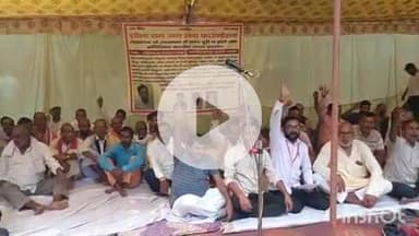 बहराइच: कलेक्ट्रेट स्थित धरना स्थल पर शोभाराम जनसेवा फाउंडेशन के पदाधिकारियों ने किया धरना प्रदर्शन, प्रधान और सचिव पर आरोप