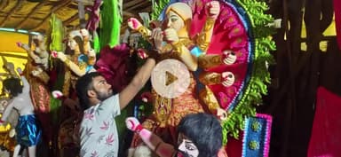 मड़ियाहू: हसिया गांव का लड़का गांव में मूर्ति बनाकर कमा रहा लाखों