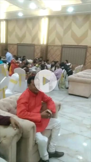 अपने पुत्र सत्यम आर्य के इंगेजमेंट में रामादा डाल्टनगंज होटल में राजनीति से अलग हटकर एक कलाकार की भांति हमने कुछ गीत गुनगुनाया है शायद आप लोगों को पसंद आए