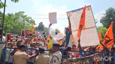 दुर्ग: हिंदू युवा मंच ने रिसाली नगर निगम का किया घेराव, 11 सूत्री मांगों को लेकर सौंपा ज्ञापन