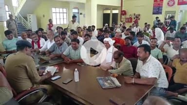 मंझनपुर: नवरात्रि और दशहरा को लेकर मंझनपुर में पीस कमेटी की बैठक, रामलीला की भव्य तैयारियों पर हुई चर्चा