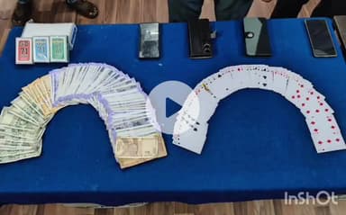 ఎల్కతుర్తి: ఎలుకతుర్తి పోలీస్ స్టేషన్ పరిధిలోని దామెరలో పేకాట స్థావరంపై పోలీసుల దాడి..4 జూదరులు అరెస్ట్, ఒకరు పరారీ.