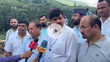 घाट: कांग्रेस के पूर्व प्रदेश अध्यक्ष गणेश गोदियाल और विधायक लखतप बुटोला ने प्रभावितों के आंसू पोंछते हुए मदद का भरोसा दिया