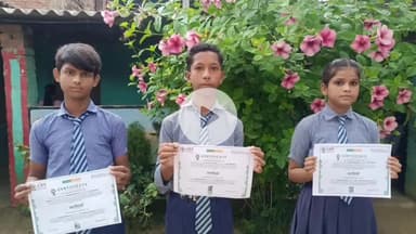 परिहार: मुजौलिया में ‘एक पेड़ मां के नाम 2.0’ अभियान के तहत प्रमाण पत्र वितरण