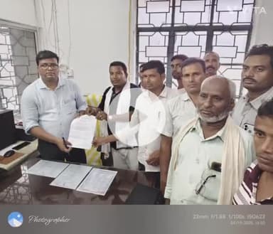 मनसाही :-  समाजसेवी ने बाढ़ पीड़ितों को जीआर  राशि उपलब्ध कराने को लेकर अंचलाधिकारी को सोपा ज्ञापन।