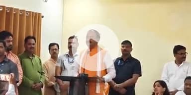 कलीनगर: बीजेपी कार्यालय में केशव प्रसाद से मिले नगर पालिका परिषद पीलीभीत के सभासदों ने राज्य मंत्री के प्रतिनिधि पर लगाया आरोप