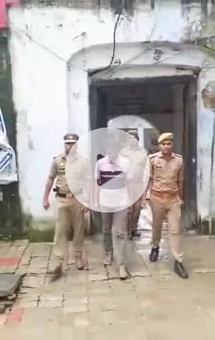 नरवल: पूरनपुर गांव में गौवध मामले में ग्रामीणों ने एक आरोपी को पकड़कर पुलिस को सौंपा