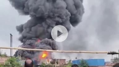 ओरमांझी: इरबा स्थित एक केमिकल फैक्ट्री में लगी भीषण आग, दमकल की टीम आग पर काबू पाने में जुटी