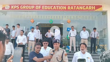 लॉन टेनिस 17 व 19 वर्षीय छात्र-छात्रा वर्ग 69वी जिला स्तरीय प्रतियोगिता का समापन समारोह
अध्यक्षता एसपी जय यादव 
मुख्य अतिथि जिला प्रमुख वंदना आर्य 
डीवाईएसपी अनिल कुमार थानाधिकारी दिलीप कुमार