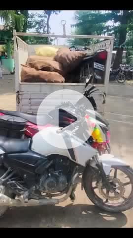 परिहार: बराही से 503 लीटर नेपाली देशी शराब, टेम्पो और तीन बाइक जब्त