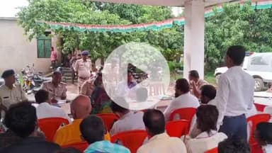 बखरी: बखरी थाना परिसर में दुर्गा पूजा को लेकर शांति समिति की बैठक, एसडीओ, डीएसपी व सामाजिक कार्यकर्ता रहे मौजूद