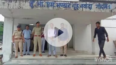 नवादा: समाहरणालय स्थित ईवीएम वेयरहाउस का जिला पदाधिकारी ने किया निरीक्षण