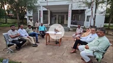 बटियागढ़: त्योहारों में शांति व्यवस्था के लिए बटियागढ़ पुलिस थाना परिसर में शांति समिति की बैठक संपन्न