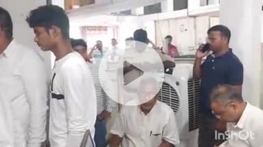 करपी: करपी के मध्य बिहार ग्रामीण बैंक में शनिवार दोपहर लाखों रुपये की चोरी