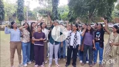 भीलवाड़ा: आपत्तिजनक गाने पर बवाल, महिला कलाकारों ने कलेक्ट्रेट कार्यालय पर प्रदर्शन कर कलेक्टर को सौंपा ज्ञापन