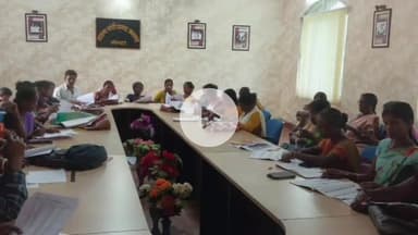 सेन्हा: सेन्हा प्रखंड मुख्यालय में बीएलओ प्रशिक्षण शिविर आयोजित, मतदाता सूची पुनरीक्षण पर दी गई जानकारी