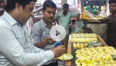 गिरिडीह: उपायुक्त के निर्देश पर खाद्य सुरक्षा अधिकारी ने गद्दी मोहल्ला समेत कई दुकानों और रेस्टोरेंट का किया निरीक्षण