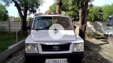 ગાંધીનગર: SOGએ છેતરપીંડી અને બનાવટી દસ્તાવેજના ગુનામાં ૧૨ વર્ષથી નાસતા ફરતા આરોપીને PDPU નજીક થી ઝડપાયો