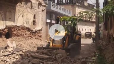 मलसीसर: मंडावा में जर्जर हवेलियों के कारण बंद रास्ता 14 दिन बाद खुला, लोगों ने स्थायी समाधान की मांग की