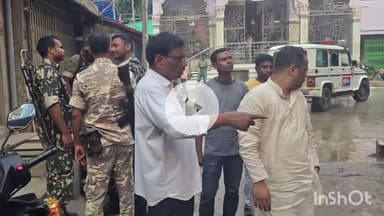 मुंगेर: डिप्टी मेयर खालिद हुसैन ने शादीपुर स्थित बड़ी दुर्गा प्रांगण का निरीक्षण किया, गंदगी देखकर सफाई कर्मियों को निर्देश दिए