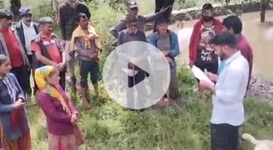नंदप्रयाग: नैल में ग्राम विकास अधिकारी की मौजूदगी में ग्रामीणों ने अमृत सरोवर की साफ-सफाई की, स्वच्छता की दिलाई गई शपथ