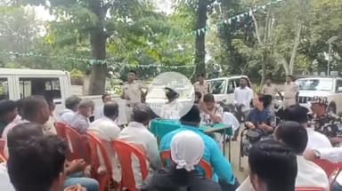 परिहार: परिहार थाना में दुर्गा पूजा को लेकर शांति समिति की बैठक, एडिशनल एसपी ने कहा उपद्रवियों की खैर नहीं