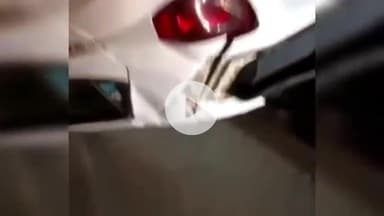 ग्वालियर गिर्द: ग्वालियर: तेज रफ्तार कार ने बाइक सवार को टक्कर मारी, कार पलटी, आरोपी नंबर प्लेट निकालकर फरार