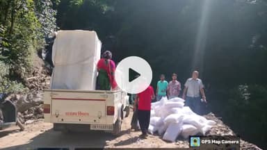 घाट: जिलाधिकारी के निर्देशों के बाद प्रशासन ने आपदा प्रभावित धुर्मा गांव के लिए भेजे 50 गद्दे और 15 टेंट